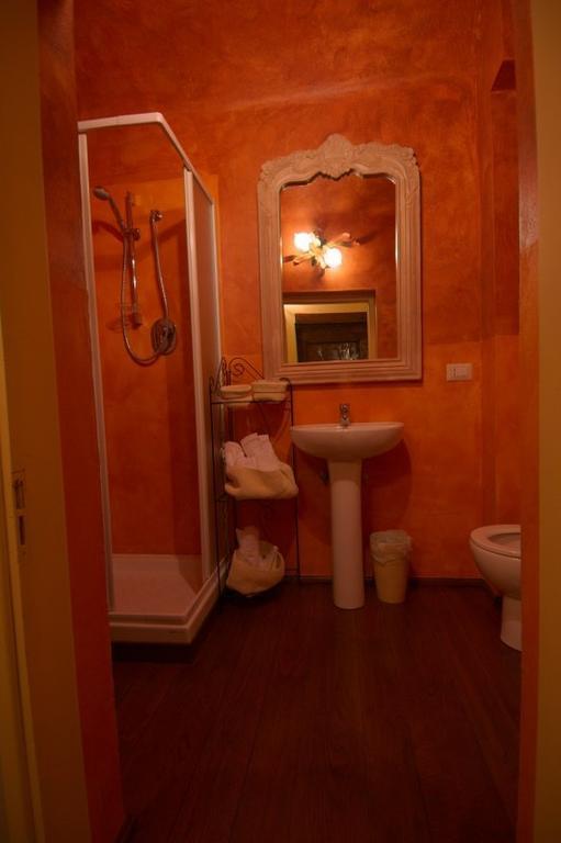 Locanda Guelfo Tredozio Quarto foto